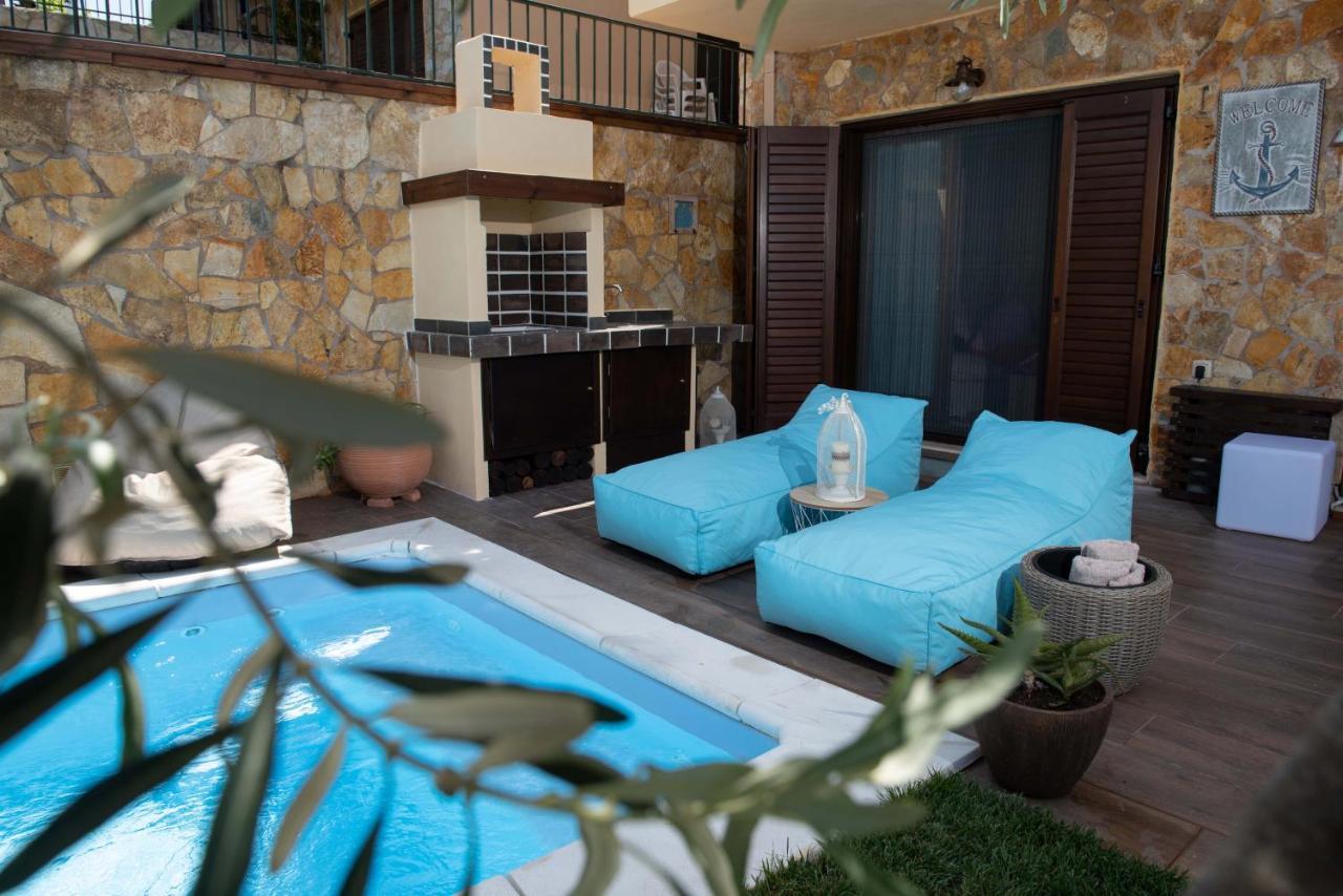 Dandy Villas Nea Roda - Melodic Waves - Private - Pool - Parking - Cellar 外观 照片