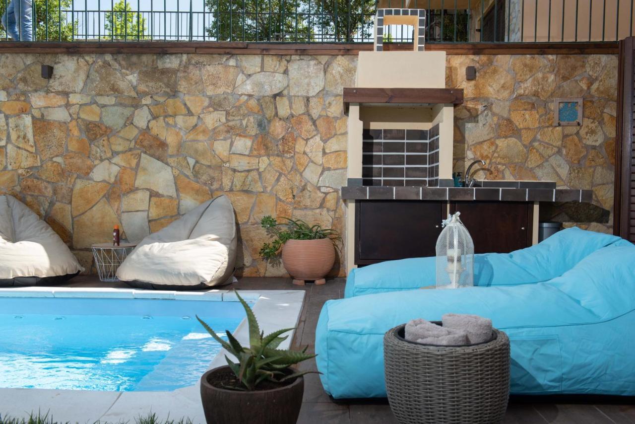 Dandy Villas Nea Roda - Melodic Waves - Private - Pool - Parking - Cellar 外观 照片