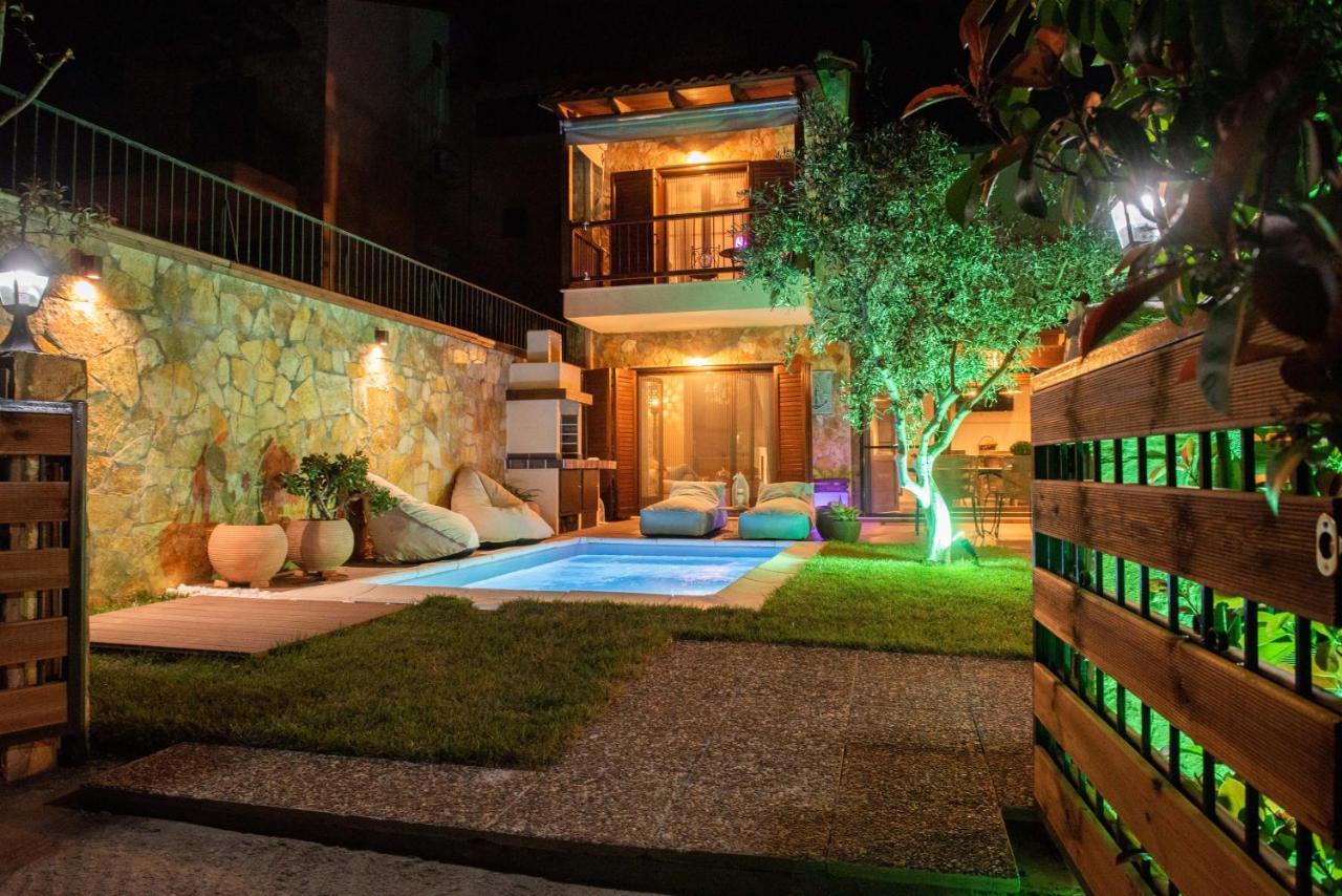 Dandy Villas Nea Roda - Melodic Waves - Private - Pool - Parking - Cellar 外观 照片