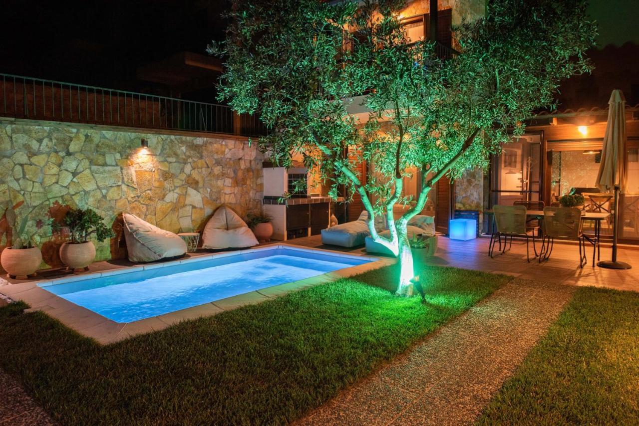 Dandy Villas Nea Roda - Melodic Waves - Private - Pool - Parking - Cellar 外观 照片
